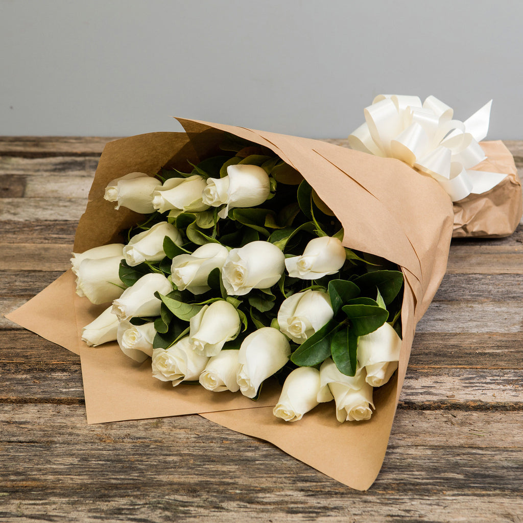 Simple Elegance - 20 Medium Stemmed Coloured Roses