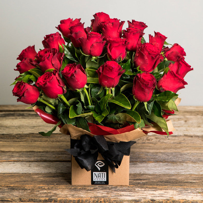 Sweet Thoughts - 20 Short Stemmed Red Roses in a Box